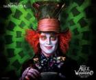 Ο τρελλός καπελάς (Johnny Depp), ένας χαρακτήρας που βοηθά Alice